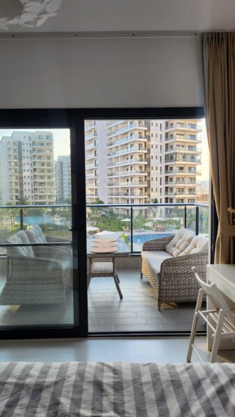 Premium Pool View 1BR | Caesar Blue