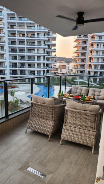 Premium Pool View 1BR | Caesar Blue